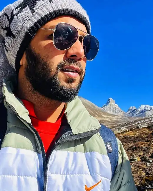 Arnab Sarwar, Founder and Managing Director, DRESSOURCE team